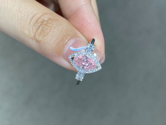 0.95ct অভিনব হালকা গোলাপী ডায়মন্ড রিং IGI সার্টিফাইড 18k হোয়াইট গোল্ড VS2 ডায়মন্ড