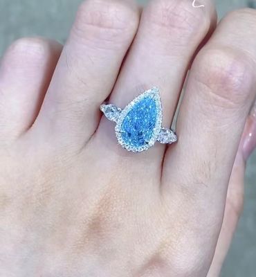 18K হোয়াইট গোল্ড CVD ডায়মন্ড রিং 2.32ct ব্লু পিয়ার কাট এনগেজমেন্ট রিং জুয়েলারি