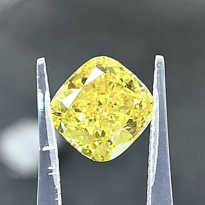 0.55ct ল্যাব তৈরি হলুদ হীরা স্কয়ার কুশন আকৃতি ফ্যান্সি প্রাণবন্ত হলুদ আইজিআই সার্টিফাইড