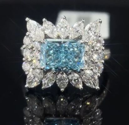 2.20ct ব্লু ল্যাব গ্রো ডায়মন্ড রিং বিশেষ অনুষ্ঠানের জন্য চারপাশের স্টাইল সেটিং সহ